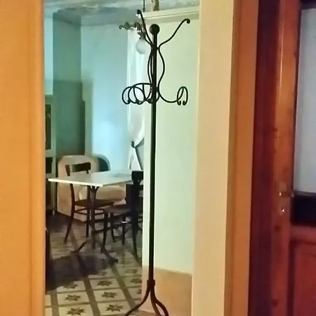 Via G. Mazzini شقة *